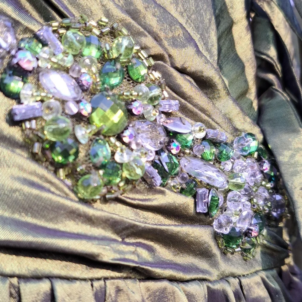 Flirt By MAGGIE SOTTERO Emerald Green XV Ball Gown Formal Dress  Size 10 - Picture 7 of 15